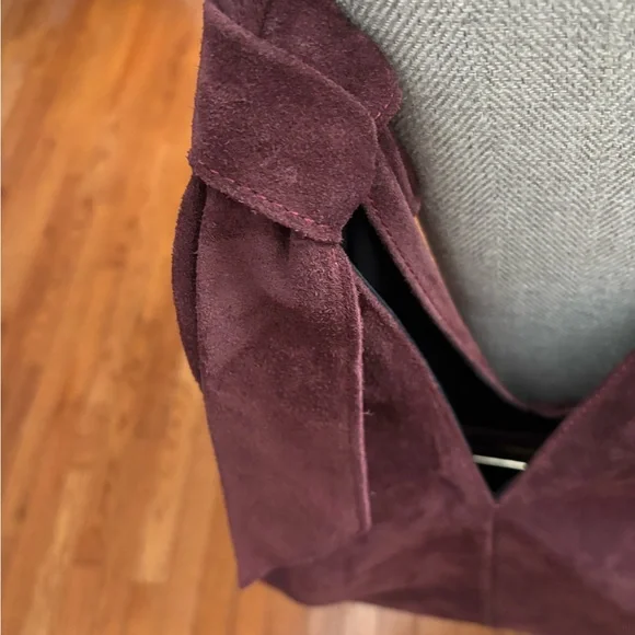 Anna Paola Chic Burgundy Suede Tote Bag - Picture 7 of 8